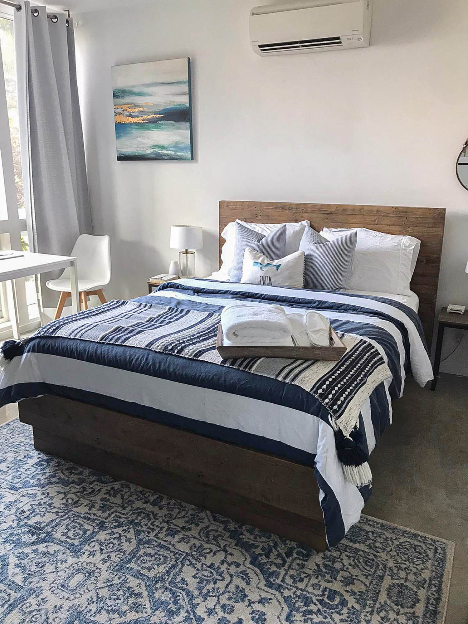 Wooden Brown Modern Bed